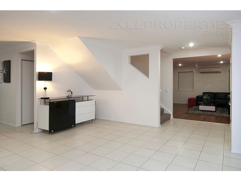 13 Pebbles Court, Berrinba QLD 4117