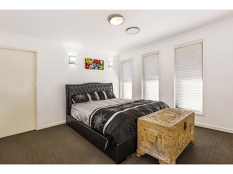 95 Steelwood Street, Heathwood QLD 4110