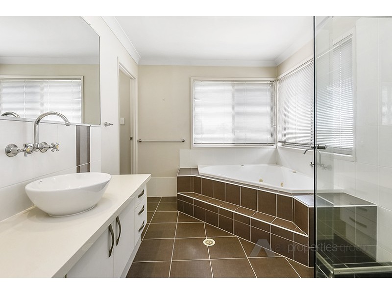 14 Bottlebrush Street, Heathwood QLD 4110