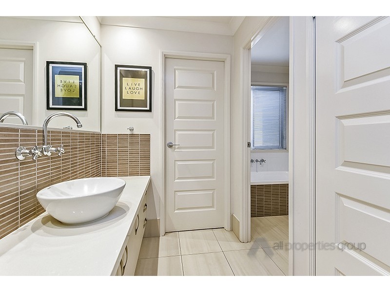 14 Bottlebrush Street, Heathwood QLD 4110