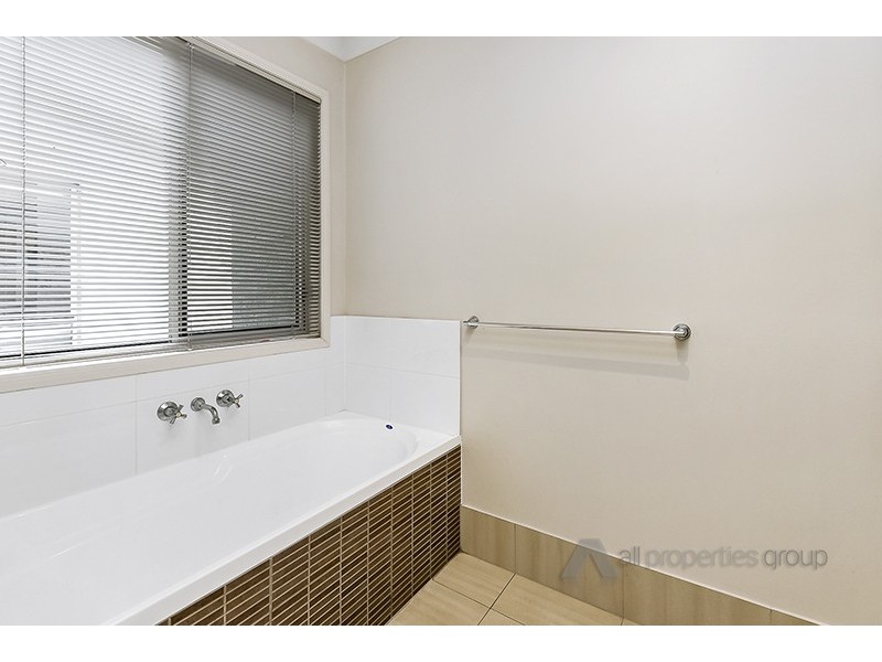 14 Bottlebrush Street, Heathwood QLD 4110