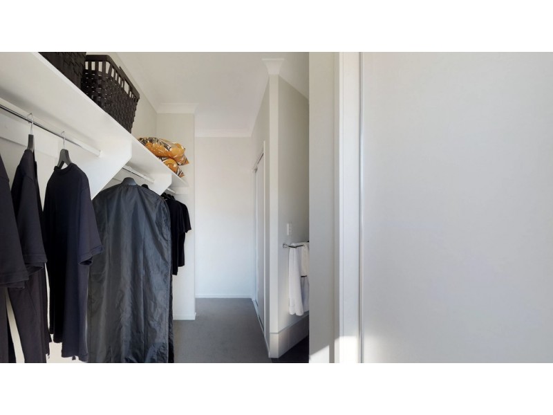 1042 Springfield Rise, Spring Mountain QLD 4124