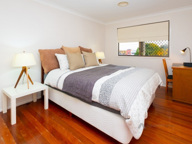 2 Bank Street, Browns Plains QLD 4118