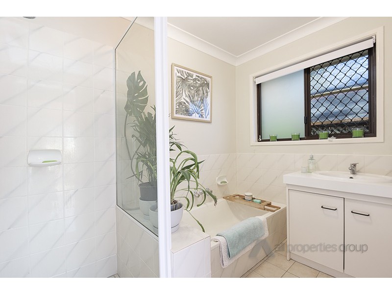 94 Mackellar Drive, Boronia Heights QLD 4124