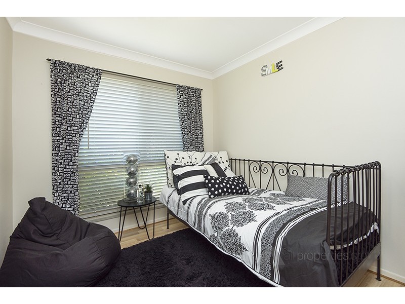 94 Mackellar Drive, Boronia Heights QLD 4124