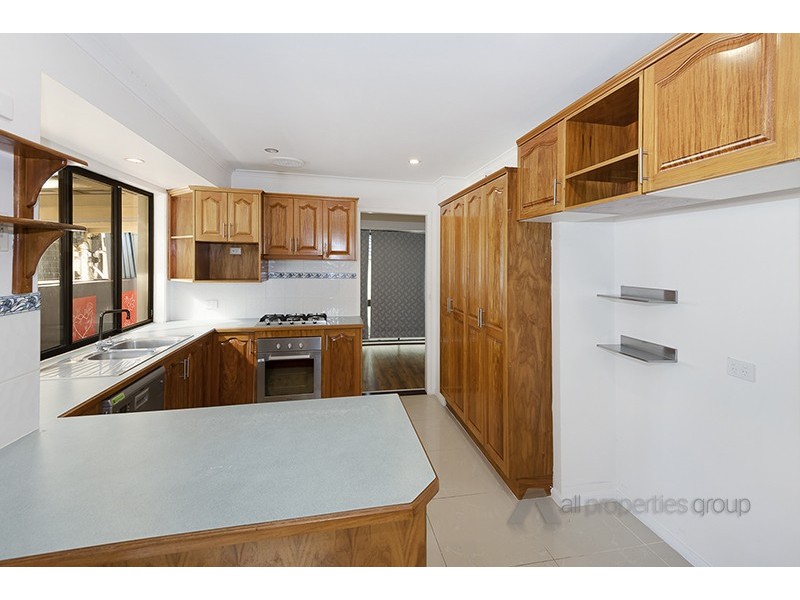 25 Owens Crescent, Regents Park QLD 4118