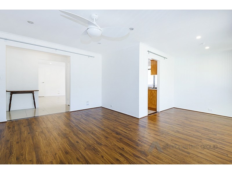 25 Owens Crescent, Regents Park QLD 4118