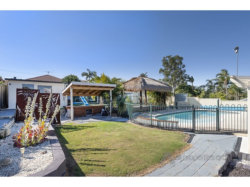 25 Owens Crescent, Regents Park QLD 4118