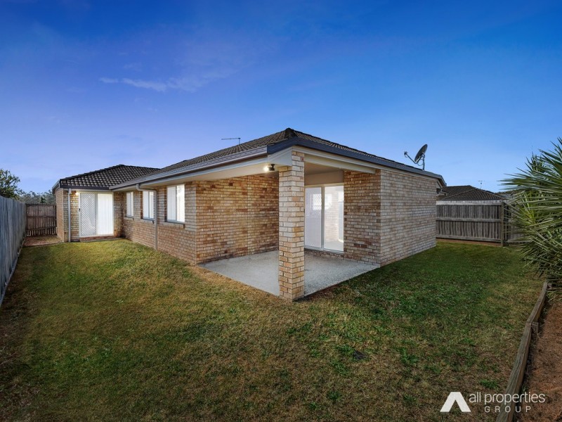 26 Oakvale Ave, Holmview QLD 4207