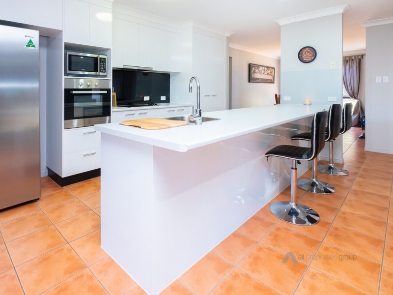 14 Standford Place, Regents Park QLD 4118