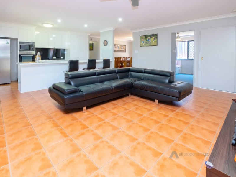 14 Standford Place, Regents Park QLD 4118