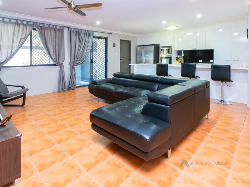 14 Standford Place, Regents Park QLD 4118