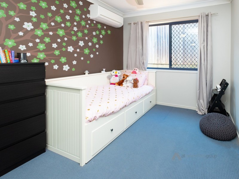 14 Standford Place, Regents Park QLD 4118