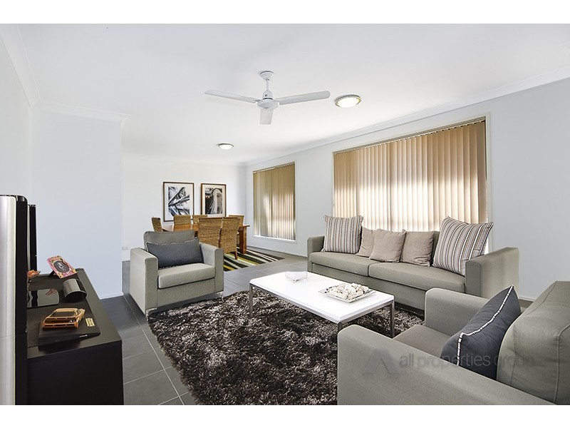 67 OWENS CRESCENT, Regents Park QLD 4118