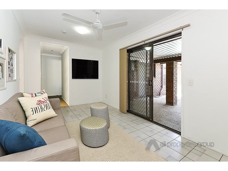 67 OWENS CRESCENT, Regents Park QLD 4118