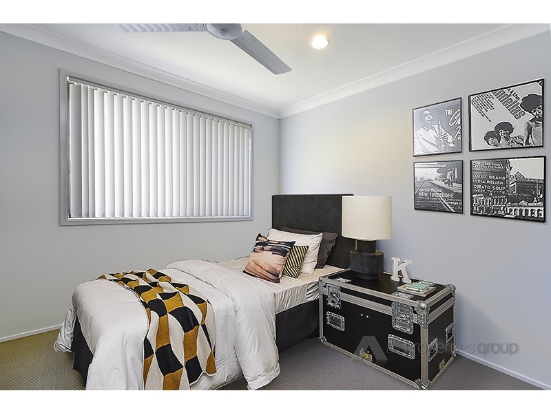 67 OWENS CRESCENT, Regents Park QLD 4118