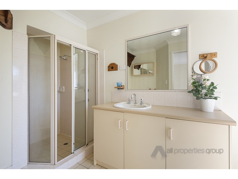 105 Sumners Rd, Jamboree Heights QLD 4074