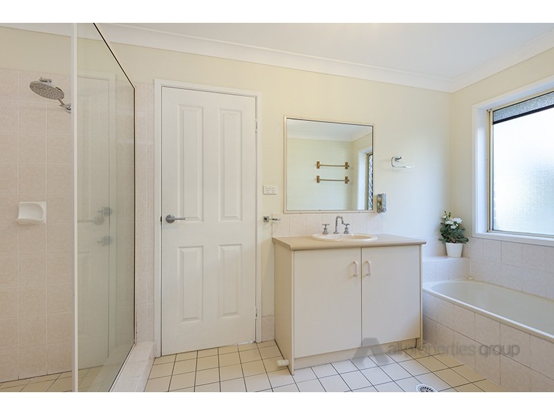 105 Sumners Rd, Jamboree Heights QLD 4074