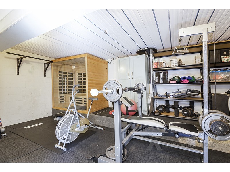 105 Sumners Rd, Jamboree Heights QLD 4074