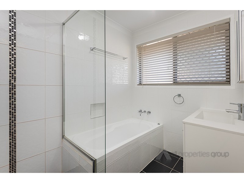 8 Macauley Drive, Boronia Heights QLD 4124