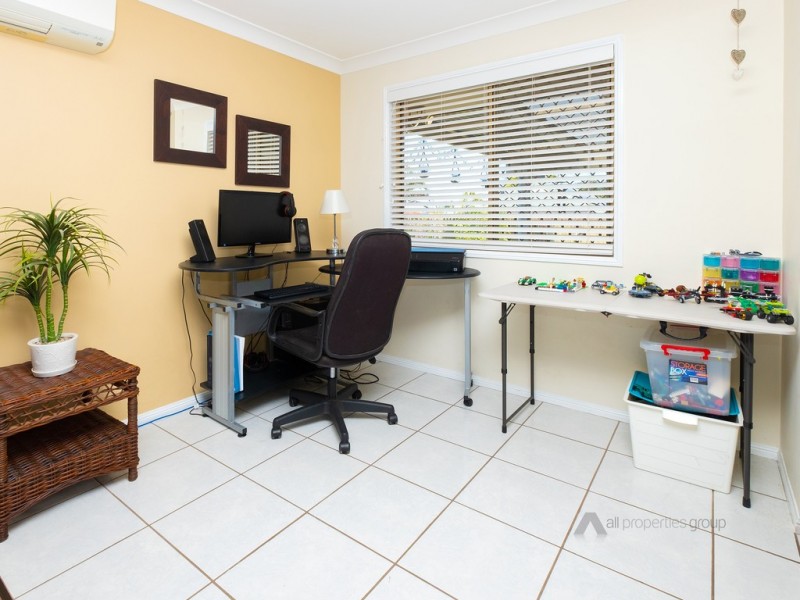 56 Redgum Drive, Regents Park QLD 4118