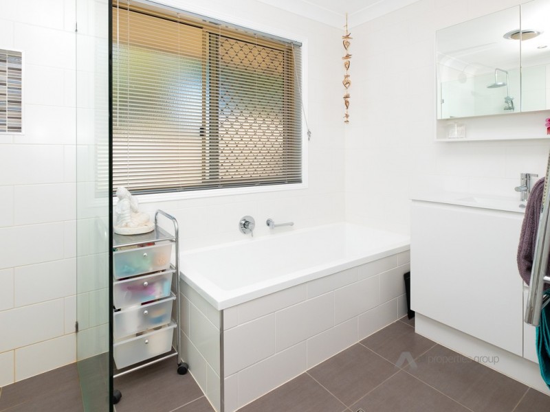 56 Redgum Drive, Regents Park QLD 4118