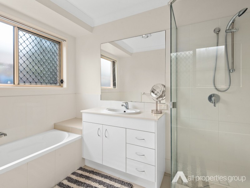 22 John Davison Place, Crestmead QLD 4132