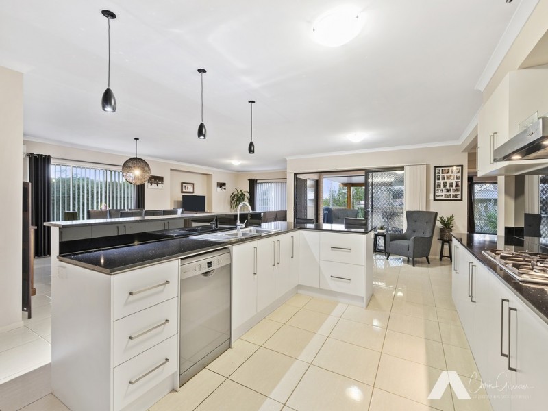 18-20 Border Cres, New Beith QLD 4124