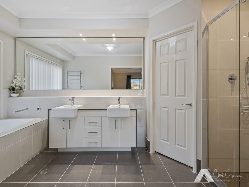 18-20 Border Cres, New Beith QLD 4124