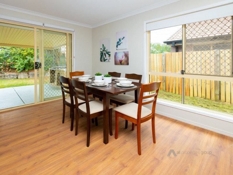 2 Park Close, Hillcrest QLD 4118