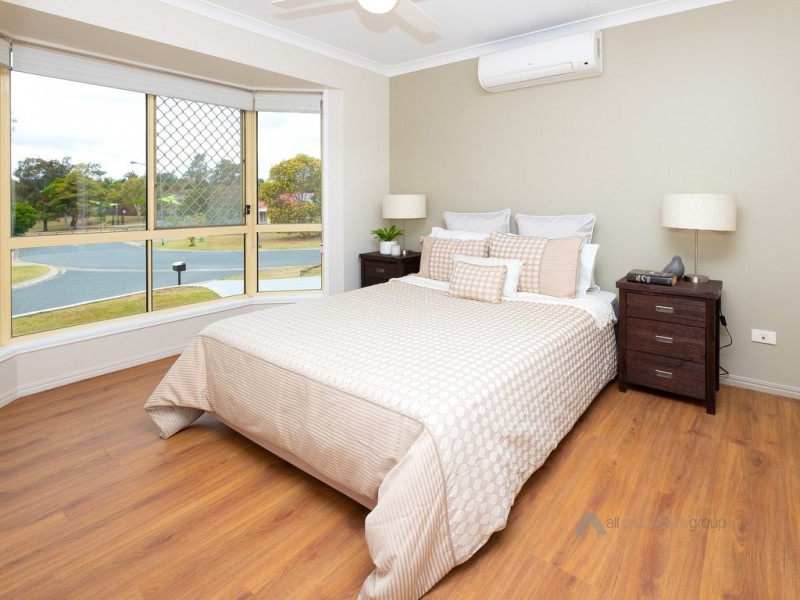 2 Park Close, Hillcrest QLD 4118