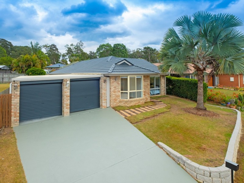 2 Park Close, Hillcrest QLD 4118