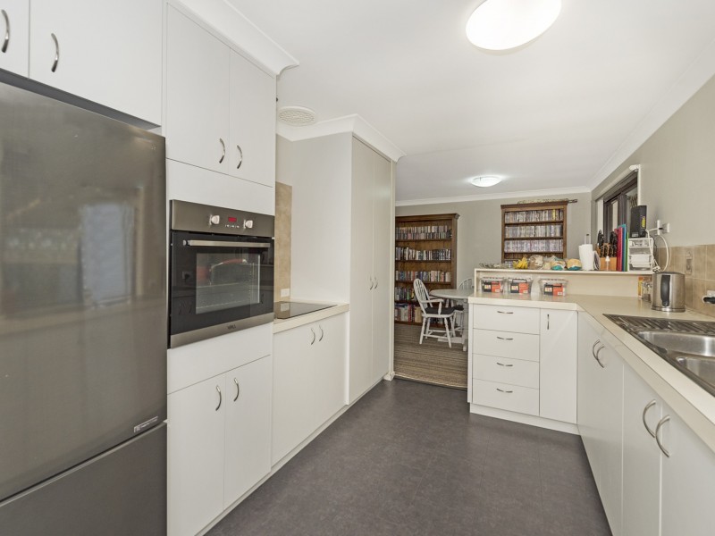 18 Wendoree Way, Coombabah QLD 4216