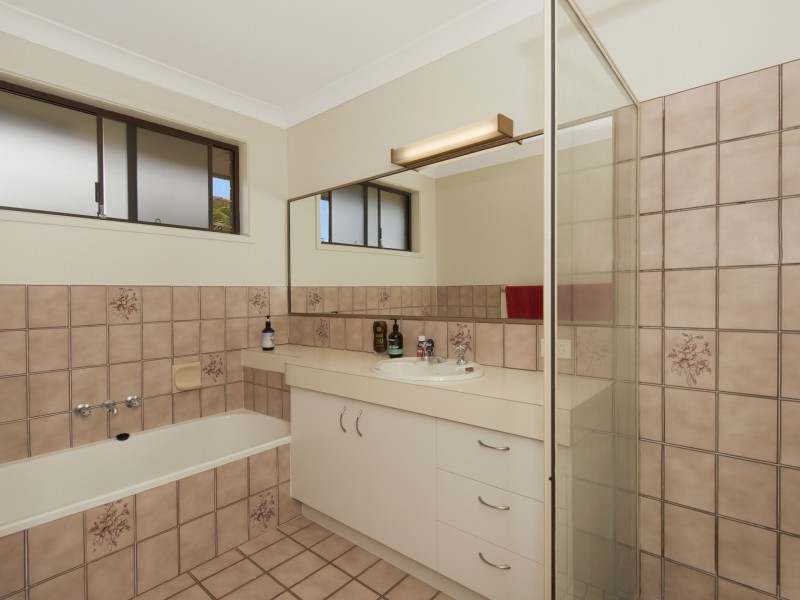18 Wendoree Way, Coombabah QLD 4216