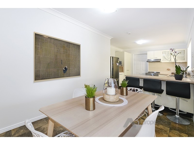 4 PANDANUS CT, Regents Park QLD 4118