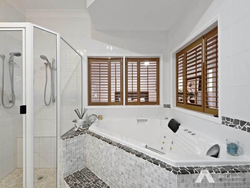1-3 Sunbird Ct, Greenbank QLD 4124