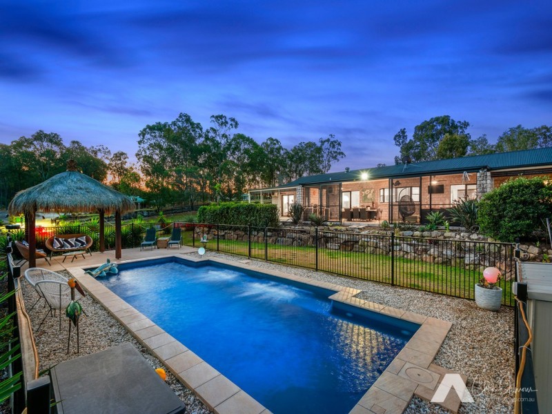 1-3 Sunbird Ct, Greenbank QLD 4124