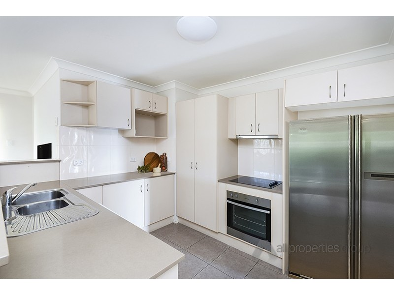 9 MARIGOLD AVENUE, Regents Park QLD 4118