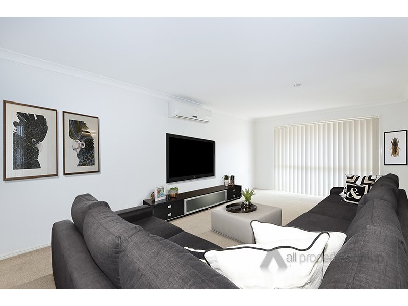 9 MARIGOLD AVENUE, Regents Park QLD 4118