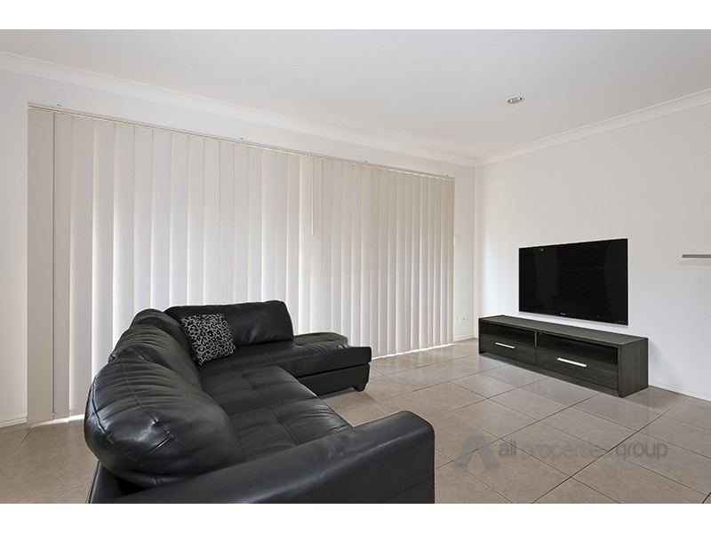 9 MARIGOLD AVENUE, Regents Park QLD 4118