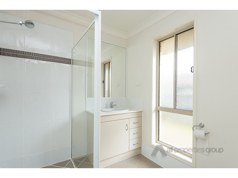 9 MARIGOLD AVENUE, Regents Park QLD 4118