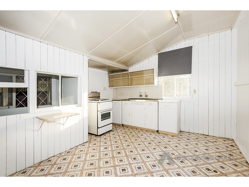 12 John St, Redbank QLD 4301