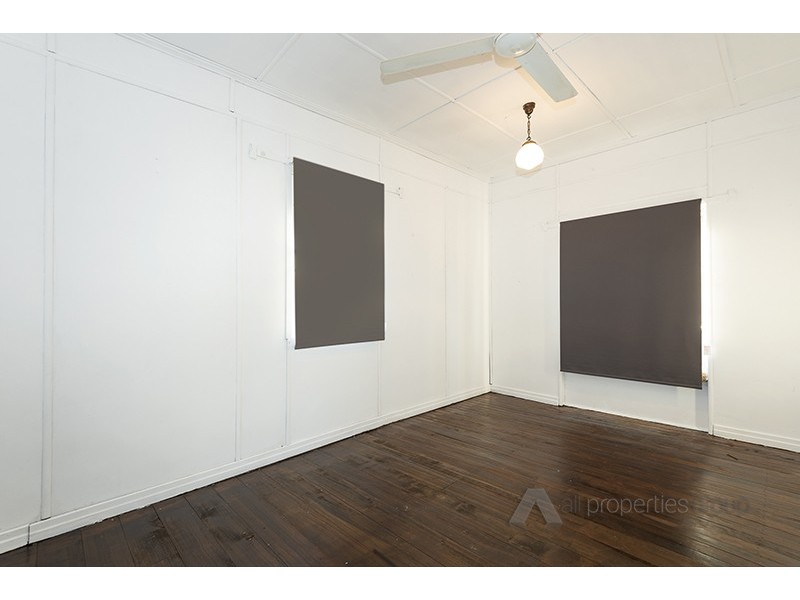 12 John St, Redbank QLD 4301