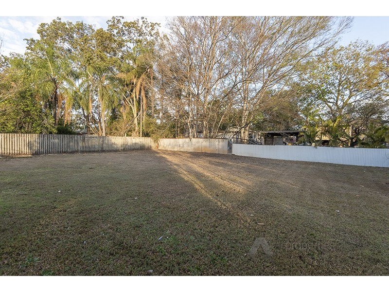 12 John St, Redbank QLD 4301