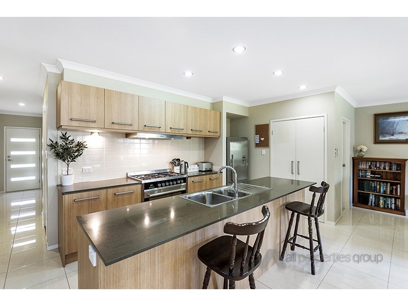 3 Bignonia Close, Heathwood QLD 4110