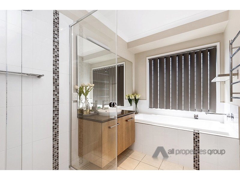 3 Bignonia Close, Heathwood QLD 4110