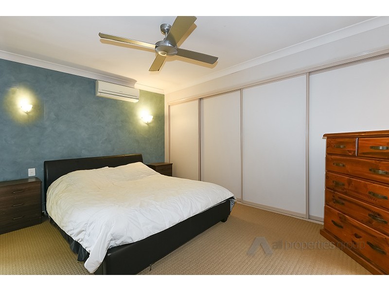 72 Balgownie Crescent, Parkinson QLD 4115