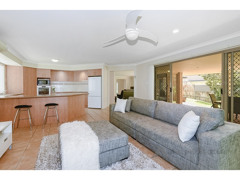 7 St Ives Circuit, Forest Lake QLD 4078