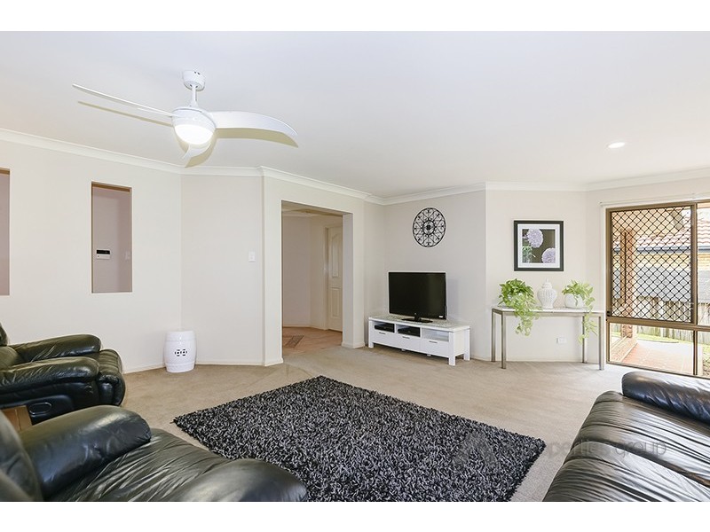 7 St Ives Circuit, Forest Lake QLD 4078