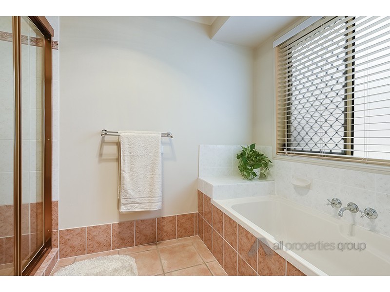 7 St Ives Circuit, Forest Lake QLD 4078